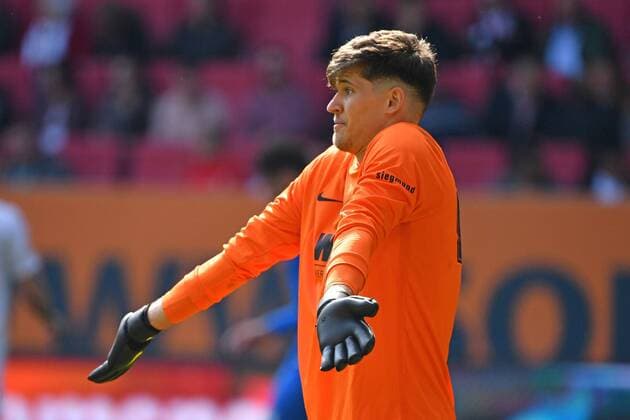 Gregor KOBEL Goalkeeper Augsburg disappointment frustration disappointed frustrated defeated action single picture cut single motif half figure football 1 Bundesliga 28 matchday matchday28 FC Augsburg A TSG 1899 Hoffenheim am 07 04 2019 in Augsburg Germany WWK A R E N A