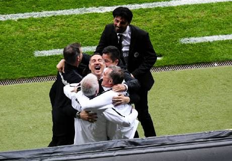 18 04 2019 xpsx Soccer UEFA Europa League 1 4 Final Eintracht Frankfurt Benfica Lisbon emspor v l cheer after victory Coach Adolf Adi Huetter Eintracht Frankfurt Sports Director Manager Bruno Huebner Eintracht Frankfurt DFL DFB REGULATIONS PROHIBIT ANY USE OF PHOTOGRAPHS as IMAGE SEQUENCES and or QUASI VIDEO Frankfurt am Main
