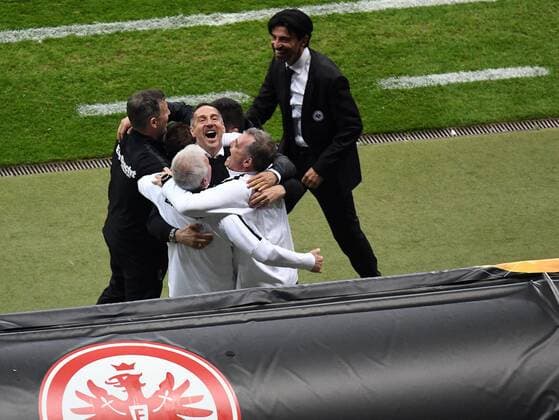 18 04 2019 xpsx Football UEFA Europa League 1 4 Final Eintracht Frankfurt Benfica Lisbon emspor v l Dr Christoph Seeger Team Physician Eintracht Frankfurt Physiotherapist Thomas Stubner Eintracht Frankfurt Co Coach Christian Peintinger Eintracht Frankfurt Co Trainer Armin Reutershahn Eintracht Frankfurt Trainer Adolf Adi Huetter Eintracht Frankfurt TW Trainer Manfred Moppes Petz Eintracht Frankfurt Sports Director Manager Bruno Huebner Eintracht Frankfurt DFL DFB REGULATIONS PROHIBIT ANY USE OF PHOTOGRAPHS as IMAGE SEQUENCES and or QUASI VIDEO Frankfurt am Main