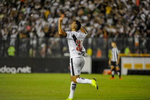 Vasco x Santos RIO DE JANEIRO, RJ - 24.04.2019: VASCO X SANTOS - Raul scores goal during Vasco x Santos, a match valid for the Brazil Cup, held at the Estadio San Januário, located in the city of Rio de Janeiro, on Wednesday (24). (Photo: Nayra Halm Fotoarena) x1720555x  NayraxHalm