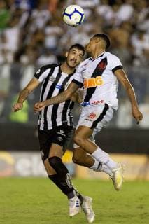 Vasco x Santos RIO DE JANEIRO, RJ - 24.04.2019: VASCO X SANTOS - Gustavo Henrique and Marrony during Vasco x Santos for the 4th phase of the Brazil Cup in the return game held at the Estádio de São Januário, Rio de Janeiro, RJ, on Wednesday night (24) (Photo: Celso Pupo Fotoarena) x1720739x  CelsoxPupo