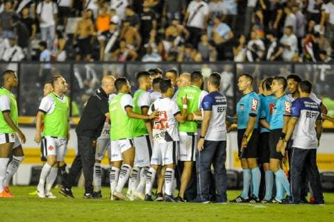 Vasco x Santos RIO DE JANEIRO, RJ - 24.04.2019: VASCO X SANTOS - During Vasco x Santos, a match valid for the Brazil Cup, held at the São Januário stadium, located in the city of Rio de Janeiro, on Wednesday (24). (Photo: Nayra Halm Fotoarena) x1720742x  NayraxHalm