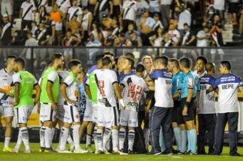 Vasco x Santos RIO DE JANEIRO, RJ - 24.04.2019: VASCO X SANTOS - During Vasco x Santos, a match valid for the Brazil Cup, held at the São Januário stadium, located in the city of Rio de Janeiro, on Wednesday (24). (Photo: Nayra Halm Fotoarena) x1720744x  NayraxHalm