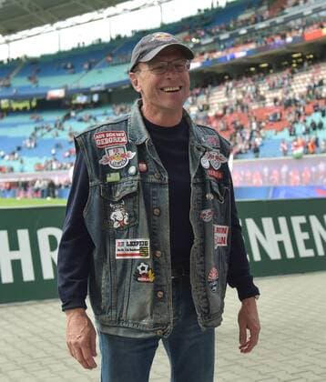 27 04 2019 xblx Football 1 Bundesliga RB Leipzig SC Freiburg emspor v l Coach Ralf Rangnick RB Leipzig celebrates victory with fans DFL DFB REGULATIONS PROHIBIT ANY USE OF PHOTOGRAPHS as IMAGE SEQUENCES and or QUASI VIDEO Leipzig