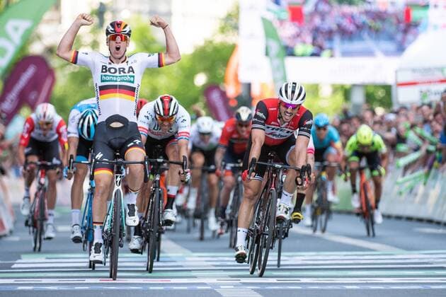 01 05 2019 xmhx Radsport Skoda Velotour Radrennen Eschborn Frankfurt 2019 emspor v l Pascal Ackermann Bora Hansgrohe wins ahead of John Degenkolb Trek Segafredo and Alexander Kristoff UAE Team Emirates DFL DFB REGULATIONS PROHIBIT ANY USE OF PHOTOGRAPHS as IMAGE SEQUENCES and or QUASI VIDEO Frankfurt am Main