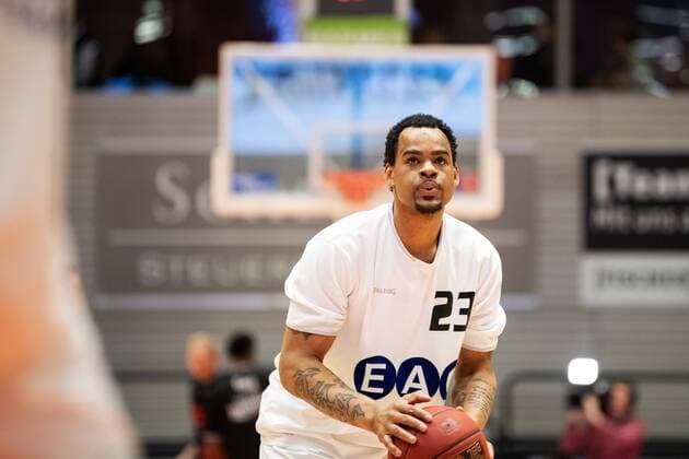 easycredit Basketball Bundesliga 33 matchday on 10 5 2019 between Science City Jena and the HAKRO Merlins Crailsheim Immanuel McElroy Jena warming up Sparkassen Arena Jena