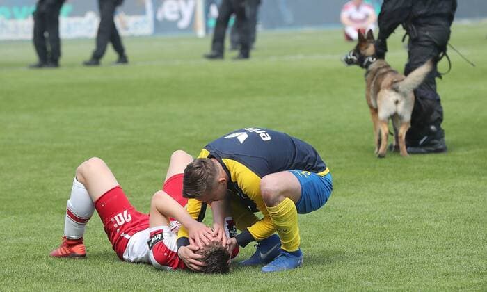 Manuel Janzer Eintracht Braunschweig tests Tim Kruse FC Energie Cottbus after the relegation of Cottbus DFL REGULATIONS PROHIBIT ANY USE OF PHOTOGRAPHS AS IMAGE SEQUENCES AND OR QUASI VIDEO