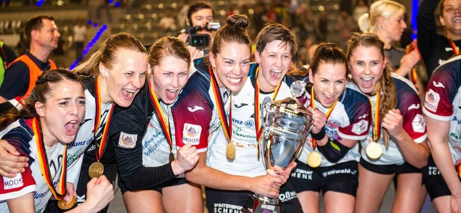 Thueringer HC SG BBM Bietigheim Winner of the OLYMP FINAL4 DHB Cup 2019 here team with cup at the DHB Cup Olympics FINAL4 Thueringer HC SG BBM Bietigheim Stuttgart 26 05 19 Handball DHB Cup , Stuttgart Baden Wuerttemberg Germany Porsche Arena