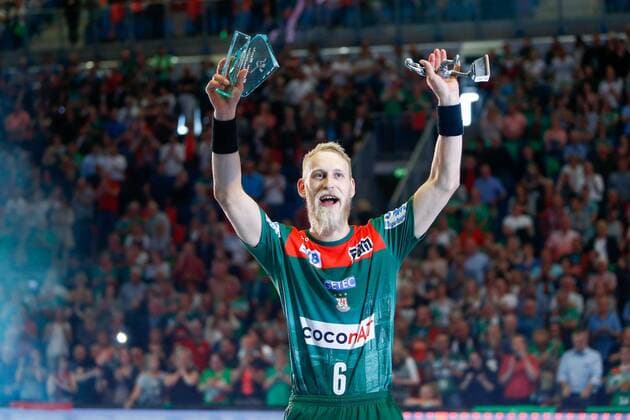 29 05 2019, xtgx, Handball DKB Bundesliga, SC Magdeburg SG Bietigheim emspor, v l Matthias Musche Magdeburg, 6 is honoured as top scorer GETEC Arena
