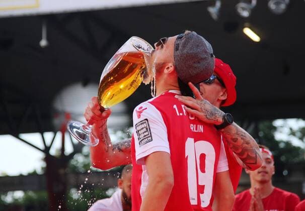 Florian Hübner, Sebastian Polter Promotion party in the stadium Alte Försterei Sport Football Football 1 Bundesliga Men DFL Season 2018 2019 29 05 2019 1 FC Union Berlin FCU Promotion DFL regulations prohibit any use of photographs as image sequences and or quasi video