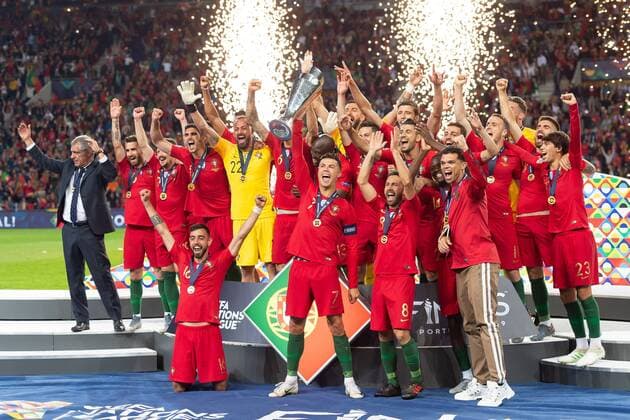 Porto, Portugal, 09 06 2019, UEFA Nations League, Final, Portugal Netherlands, winning photo, award ceremony, the players of Portugal win the UEFA Nations League Defodi 01053043090 Defodi-053 DF‹L REGULATIONS PROHIBIT ANY USE OF PHOTOGRAPHS AS IMAGE SEQUENCES AND OR QUASI-VIDEO.