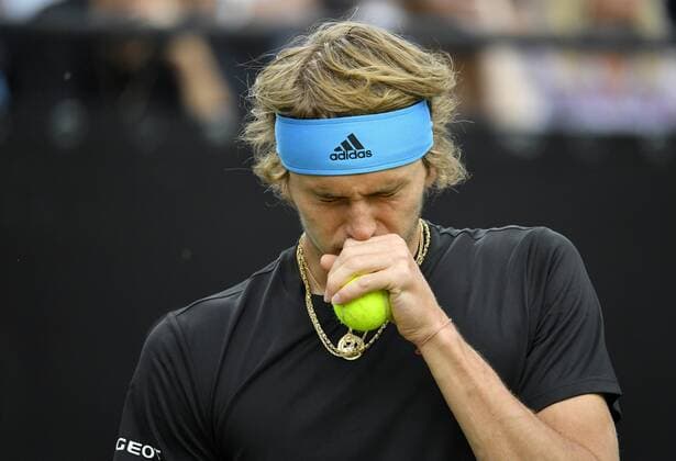 Alexander Zverev GER has to sneeze 13 06 2019 Tennis Mercedes Cup Stuttgart 2019 Weißenhof ATP 250 08 16 06 2019 Mercedes Cup Stuttgart 2019 Weißenhof ATP 250