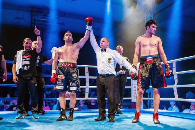 Firat Arslan Germany, red gloves vs Cesar D Crenz Argentina, black gloves , Cruiserweight 90,718kg GER, boxes, cheeks, Firat Aslan vs Cesar D Crenz, 22 06 2019 cheeks Copyright: xEIBNER Florian_Wolfx EP_FWF