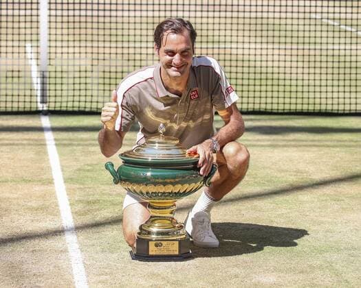 Winner Roger Federer with trophy, trophy, award ceremony, presentation Tennis Noventi Open ATP 500 Gerry Weber Stadion Halle Nordrhein Westfalen Germany 23 June 2019 Â Copyright: xJuergenxHasenkopfx