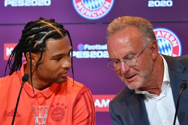v li Serge GNABRY FC Bayern Muenchen with new hairstyle,Rasta hairstyle Karl Heinz RUMMENIGGE, CEO ãPro Evolution SoccerÒ is the name of the football simulation from manufacturer Konami Everything new in the 2019 2020 season FC Bayern Muenchen will probably cooperate with Konami in the coming season The Japanese video game giant is manufacturer of the PES Pro Evolution Soccer series and thus the fiercest competitor of the FIFA series FC Bayern Muenchen known from EA Sports Presentation of the new Platinum partnership with the Japanese video game manufacturer KONAMI Fussball 1 Bundesliga, 2019 2020 season, on 11 07 2019