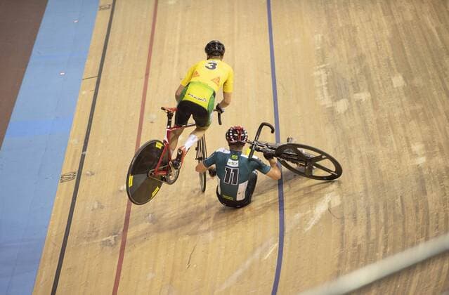 Fall of two riders, action, Madison final of the men, on 02 08 2019 German championships in track cycling 2019, from 31 07 04 08 2019 in Berlin Germany Â