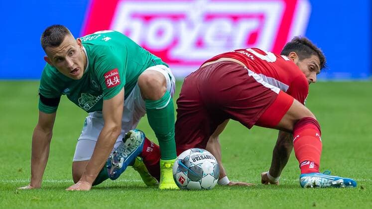 v li Maximilian Eggestein SV Werder Bremen, 35 and Matthias Zimmermann Fortuna Düsseldorf, 25 in duel, duel, dynamics, action, action, game scene, THE DFL DIRECTIVES SUBJECT ANY USE OF PHOTOGRAPHS AS IMAGE SEQUENCES AND OR QUASI VIDEO , 17 08 2019, Bremen Germany , Fussball, Bundesliga, SV Werder Bremen Fortuna Düsseldorf , Germany , Soccer, Bundesliga, SV Werder Bremen Fortuna Düsseldorf xobx