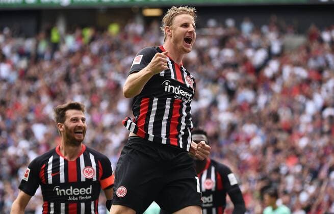 18 08 2019, xjhx, Soccer 1 Bundesliga, Eintracht Frankfurt TSG 1899 Hoffenheim emspor, v l Martin Hinteregger Eintracht Frankfurt celebrate the goal, The goal celebration for the 1 0 DFL DFB REGULATIONS PROHIBIT ANY USE OF PHOTOGRAPHS as IMAGE SEQUENCES and or QUASI VIDEO Frankfurt am Main