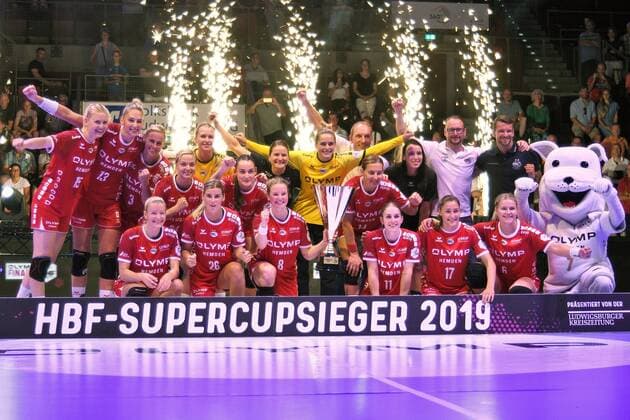 the SG BBM Bietigheim wins the Super Cup of women in the season 2019 2020 DHB, Handbal, Frauen, HBF , Super Cup , Ludwigsburg, 31 08 2019, photo TBaur Eibner SG BBM Bietigheim vs. Thueringer HC Ludwigsburg Copyright: xEIBNER TobiasxBaurx EP_TBR