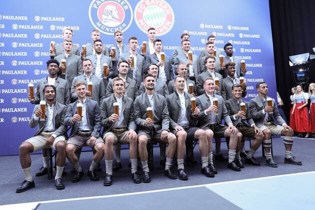 The players cheer themselves up, FC Bayern Muenchen Lederhosenshooting, Soccer, 01 09 2019 Muenchen Bayern Germany Copyright: xkolbert-press ChristianxKolbertx