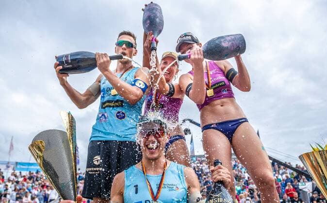 German Beach Volleyball Championships 2019 01 09 2019 David Poniewaz FC Schuettorf 09 , Bennet Poniewaz FC Schuettorf 09 , Julia Sude DJK TuSA 06 Duesseldorf , Karla Borger DJK TuSA 06 Duesseldorf German Beach Volleyball Championships 2019 on 01 09 2019, Timmendorfer Strand Copyright: xBEAUTIFULxSPORTS PeterxWeberx