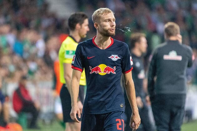 GER, 1 FBL, Werder Bremen vs. RB Leipzig 21 09 2019, wohninvest Weserstadion, Bremen, GER, 1 FBL, Werder Bremen vs. RB Leipzig, DFL REGULATIONS PROHIBIT ANY USE OF PHOTOGRAPHS AS IMAGE SEQUENCES AND OR QUASI VIDEO in picture yellow red card for Konrad Laimer RB Leipzig 27 nordphotoxKokenge nph00001