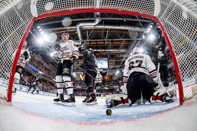 22 09 2019 Ice Hockey Season 2019 2020 DEL 4 Matchday Thomas Sabo Ice Tigers Kölner Haie ThHa 3 0 Goal celebration Chris Brown 11, Thomas Sabo Ice Tigers Will Acton 41, Thomas Sabo Ice Tigers Hannibal Weitzmann 67, Kölner Haie, Koelner Haie sad, disappointed