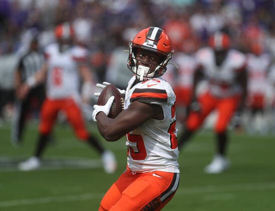 NFL, American Football Herren, USA 2019: Browns vs Ravens SEP 29, Cleveland Browns RB Dontrell Hilliard (25) turns to run as he catches a pass during a game against the Baltimore Ravens at M&T Bank Stadium in Baltimore, Maryland on September 29, 2019. Photo Mike Buscher Cal Media Sipa USA(Credit Image: © Mike Buscher Cal Sport Media Sipa USA CSM Sipa USA) NO ARCHIVING, EDITORIAL USE ONLY, NO USE IN BOOKS WITHOUT CONSENT Baltimore MD United States Copyright: xCalxSportxMediax 20190930001423197561