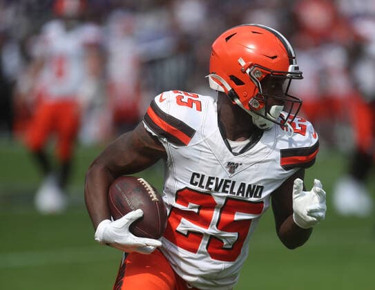NFL, American Football Herren, USA 2019: Browns vs Ravens SEP 29, Cleveland Browns RB Dontrell Hilliard (25) in action during a game against the Baltimore Ravens at M&T Bank Stadium in Baltimore, Maryland on September 29, 2019. Photo Mike Buscher Cal Media Sipa USA(Credit Image: © Mike Buscher Cal Sport Media Sipa USA CSM Sipa USA) NO ARCHIVING, EDITORIAL USE ONLY, NO USE IN BOOKS WITHOUT CONSENT Baltimore MD United States Copyright: xCalxSportxMediax 20190930001423197693