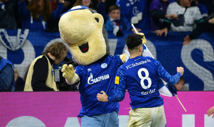 Soccer, Bundesliga, Germany, Men, Season 2019 2020, 7 Matchday, VELTINS Arena Gelsenkirchen FC Schalke 04, S04 blue 1 FC Cologne red Jubilation Suat Serdar S04 after his goal to 1 0 Jubilation, joy, action DFL REGULATIONS PROHIBIT ANY USE OF PHOTOGRAPHS AS IMAGE SEQUENCES AND OR QUASI VIDEO