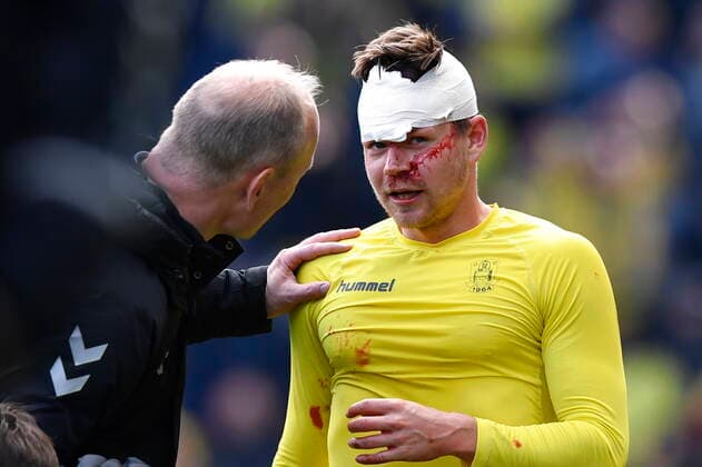 Broendbys Dominik Kaiser has been hit by an opponents boot in the match in round 12 of the 3F Super League between Broendby IF and FC Copenhagen at Broendby Stadium, Sunday, October 6, 2019, Denmark,  Copyright: AndersxKjaerbye xRitzauxScanpixx COP102 spdk20191006-153611-L
