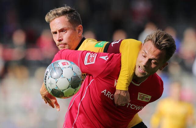 Marcus Ingvartsen, Jannik Müller action game scene duel sports football football test match DFL Bundesliga men season 2019 2020 10 10 2019 1 FC Union Berlin FCU vs SG Dynamo Dresden SGD DFL regulations prohibit any use of photographs as image sequences and or quasi video