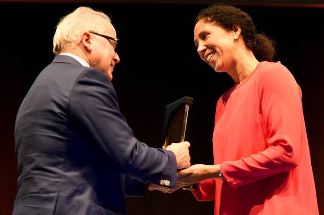 The HALL OF FAME at the German Football Museum on 12 10 2019 in Dortmund North Rhine-Westphalia Fritz Keller, DFB President, Steffi Jones, half figure, portrait, facial expression, laughter, joy, hands over trophy, Copyright: xKirchner ChristopherxNeundorfx
