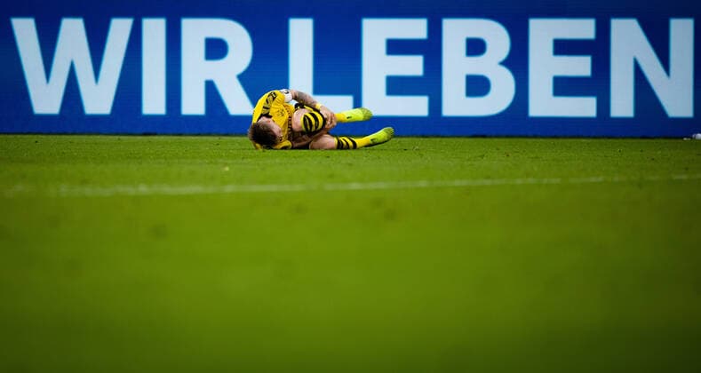 Gelsenkirchen, 26 10 2019 Marco Reus BvB FC Schalke 04 Borussia Dortmund DFL regulations prohibit any use of photographs as image sequences and or quasi video