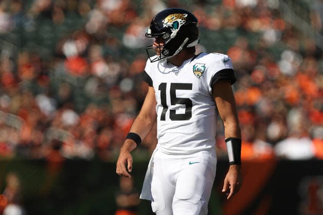CINCINNATI, OH - OCTOBER 20: Jacksonville Jaguars quarterback Gardner Minshew (15) looks toward the sideline during the game against the Jacksonville Jaguars and the Cincinnati Bengals on October 20th 2019, at Paul Brown Stadium in Cincinnati, OH. (Photo by Ian Johnson Icon Sportswire) NFL, American Football Herren, USA OCT 20 Jaguars at Bengals Icon191020055