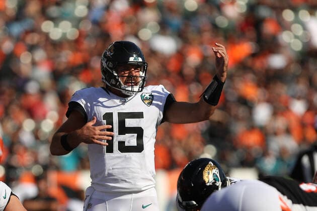 CINCINNATI, OH - OCTOBER 20: Jacksonville Jaguars quarterback Gardner Minshew (15) calls a play during the game against the Jacksonville Jaguars and the Cincinnati Bengals on October 20th 2019, at Paul Brown Stadium in Cincinnati, OH. (Photo by Ian Johnson Icon Sportswire) NFL, American Football Herren, USA OCT 20 Jaguars at Bengals Icon191020083