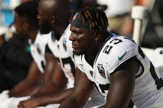 CINCINNATI, OH - OCTOBER 20: Jacksonville Jaguars running back Ryquell Armstead (23) watches from the sideline during the game against the Jacksonville Jaguars and the Cincinnati Bengals on October 20th 2019, at Paul Brown Stadium in Cincinnati, OH. (Photo by Ian Johnson Icon Sportswire) NFL, American Football Herren, USA OCT 20 Jaguars at Bengals Icon191020087