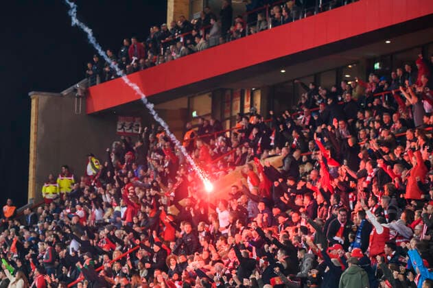 02 11 2019, xkvx, Football 1 Bundesliga, Union Berlin Hertha BSC Berlin emspor, v l Hertha BSC Berlin Fans shoot a flare rocket into the main stands Pyro Pyrotechnics Fire Smoke Spectator Fans Union Berlin DFL DFB REGULATIONS PROHIBIT ANY USE OF PHOTOGRAPHS as IMAGE SEQUENCES and or QUASI VIDEO Berlin