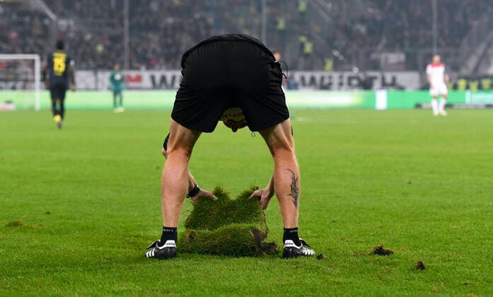 Football, Bundesliga, Germany, Men, Season 2019 2020, 10 Matchday, Merkur Spiel Arena Düsseldorf, Fortuna Düsseldorf, F95 white 1 FC Köln blue 2 0 Axel Bellinghausen had to make major repairs DFL DFB REGULATIONS PROHIBIT ANY USE OF PHOTOGRAPHS AS IMAGE SEQUENCES AND OR QUASI VIDEO