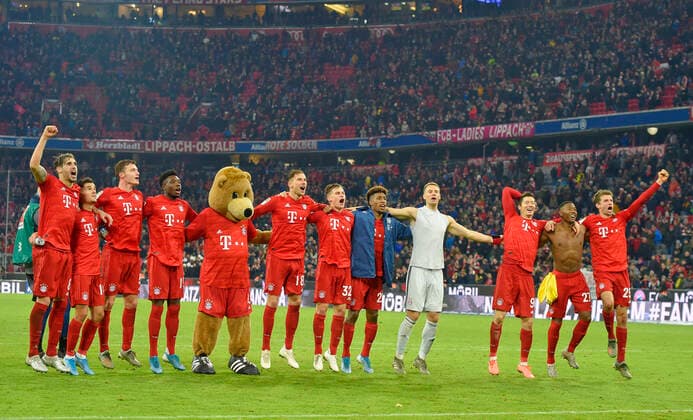 09 11 2019, Football 1 Bundesliga 2019 2020, 11 Matchday, FC Bayern Munich Borussia Dortmund, in the Allianz Arena Munich v l Javi Martinez FC Bayern Munich , Philippe Coutinho Bayern Munich , Benjamin Pavard Bayern Munich , Alphonso Davies FC Bayern Munich , Berni, Leon Goretzka FC Bayern Munich , Joshua Kimmich FC Bayern Munich , Kingsley Coman Bayern Munich , Goalkeeper Manuel Neuer FC Bayern Munich , Robert Lewandowski FC Bayern Munich , David Alaba FC Bayern Munich and Thomas Müller FC Bayern Munich cheer hugely DFL and DFB regulations prohibit any use of photographs as image sequences and or quasi video