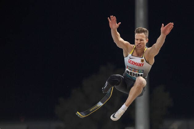 Dubai 2019 World Para Athletics Championships United Arab Emirates, 13 11 2019 DUBAI, UNITED ARAB EMIRATES NOVEMBER 13 Markus Rehm GER competing in the men s T64 long jump final on day 7 of the Dubai 2019 World Para Athletics Championships at the Club for People with Determination of Dubai on 13 11 2019 at the Southeast Coast of the Persian Gulf United Arab Emirates Copyright: xBEAUTIFULxSPORTS OliverxKremerx