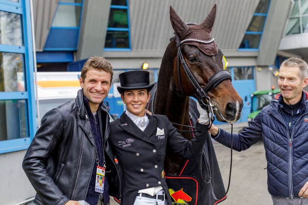 Stuttgart German Masters 2019, MÜLLER Lisa GER , Gut Wettlkam s Stand By Me Old, MÜLLER Thomas Fussballer , BRINKMANN Götz Trainer Stuttgart German Masters 2019 Lisa Müller wins CDI Grand Prix de Dressage Thomas Müller congratulates Stihl Int Dressage Prize CDI4 Task FEI Grand Prix 2009, Rev 2014 Qualification for Grand Prix Special 16 November 2019 Â©