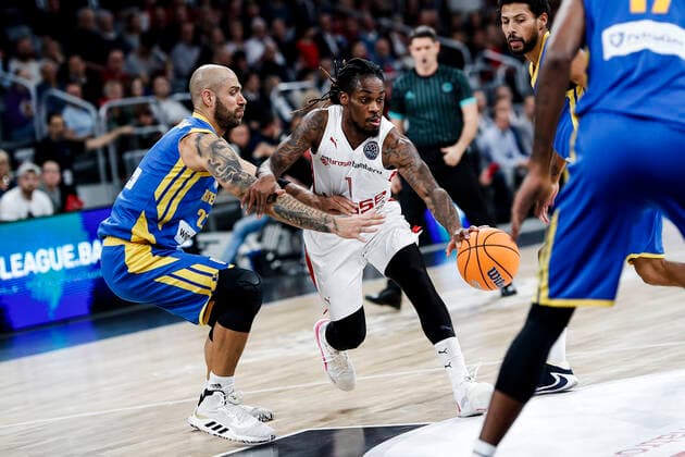 left Panagiotis Vasliopoulos Peristeri winmasters, 21 right 01 Paris Lee Brose Bamberg Basketball Champions League 2019 20, Group stage Matchday 6, Brose Bamberg Peristeri winmasters 20 11 2019, Bamberg, Brose Arena Brose Bamberg Peristeri winmasters Bamberg Copyright: xEibner-Pressefoto xeerx EP_dlb