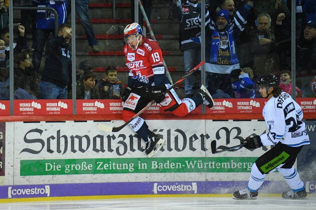 Matthew Carrey Schwenninger Wild Wings GER, ice hockey, DEL, Schwenninger Wild Wings Straubing Tigers, 24 11 2019 Villingen Schwenningen Copyright: xLaegler xEibner-Pressefotox EP_slr