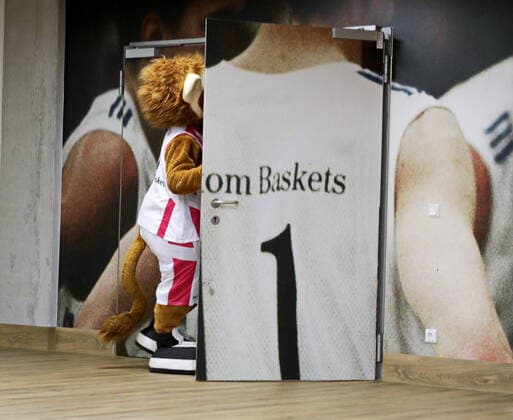 Mascot Bonni Telekom Baskets Bonn before the game vs. ALBA Berlin , main round 10 game day MR:N
