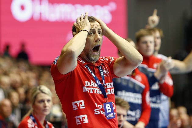 05 12 2019, xtgx, Handball Liqui Moly HBL, SC Magdeburg SG Flensburg Handewitt emspor, v l Maik Machulla Flensburg, coach disappointed, looks disappointed, knocked down, disappointed, stunned GETEC Arena