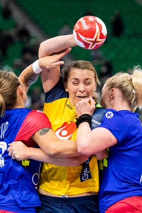 191206 Isabelle Gullden of Sweden during the Womens World Handball Championship match between Russia and Sweden on December 6, 2019 in Kumamoto Photo Ludvig Thunman BILDBYRAN code LT 35695 bbeng dam women handball handball world 2019 championship sweden russia russia,  Copyright: LUDVIGxTHUNMAN BB191206LT017