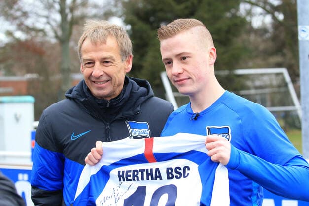 GER, 1 FBL, DFL,, Hertha BSC Training 11 12 2019, Sportpark, Berlin, GER, 1 FBL, DFL,, Hertha BSC Training, DFL, regulations prohibit any use of photographs as image sequences and or quasi video in picture Youtuber, Head Trainer Head Coach Juergen Klinsmann Hertha BSC Berlin nordphotox xEngler nph00076