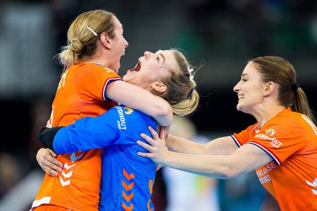 191213 Goalkeeper Tess Wester of Netherlands celebrates after the Women s World Handball Championship semifinal between Russia and Netherlands on December 13, 2019 in Kumamoto Photo Daniel Stiller Bildbyran kod DS 59428 bbeng dam women handball handboll world handball championship 2019 handball russia ryssland vm netherlands holland jubel,  Copyright: DANIELxSTILLER BB191213DS059