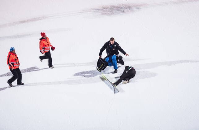 15 12 2019, Vogtland Arena, Klingenthal, GER, FIS World Cup Ski Jump, Klingenthal, Individual Competition, Men, Scoring Jump, in picture fall of Thomas Aasen Markeng NOR Crash of Thomas Aasen Markeng of Norway during men s Skijumping competition for the FIS Skijumping World Cup at the Vogtland Arena in Klingenthal, Germany on 2019 12 15 Klingenthal  EP_fei